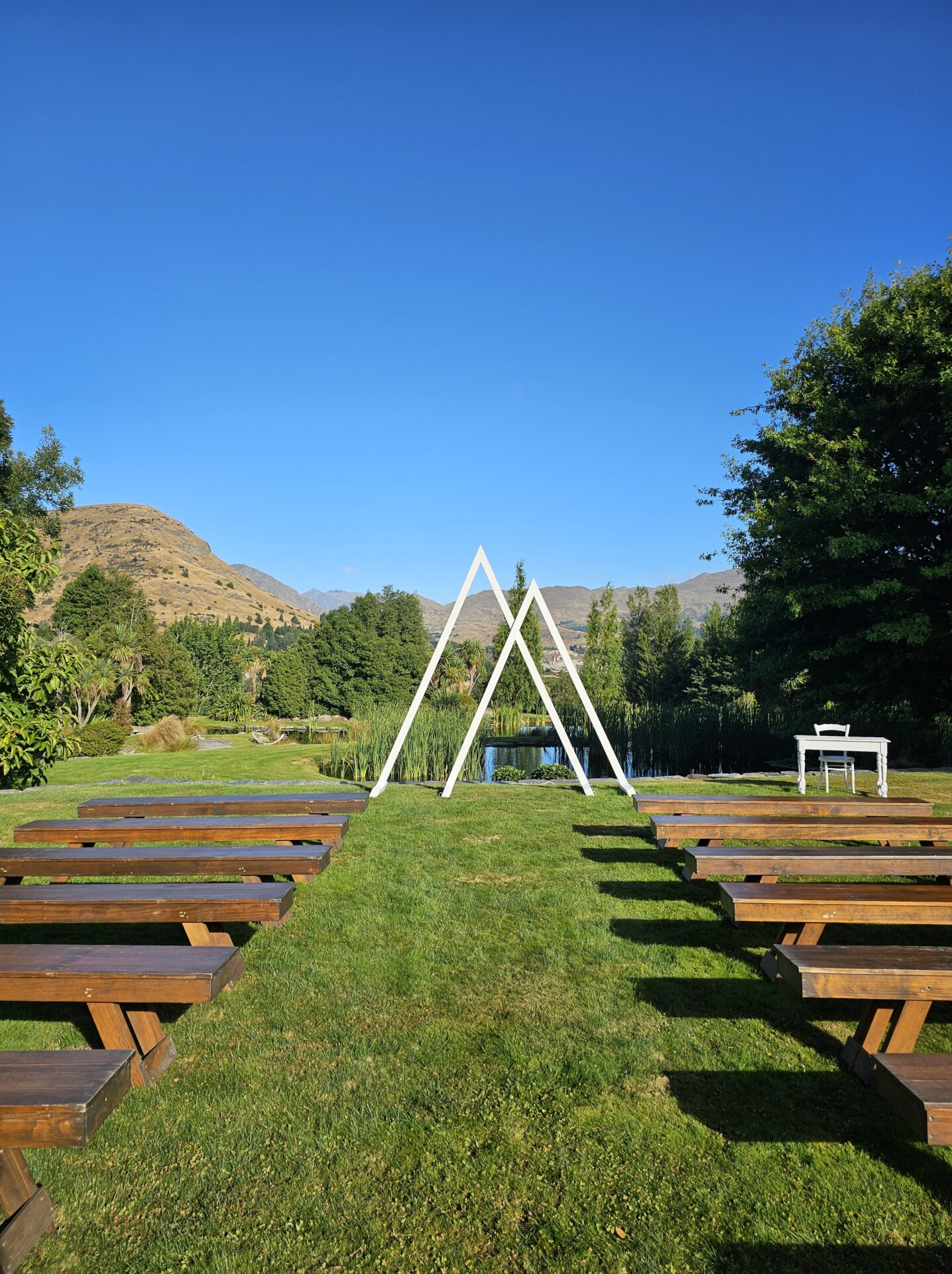 White Double Triangular Arch - Image 2